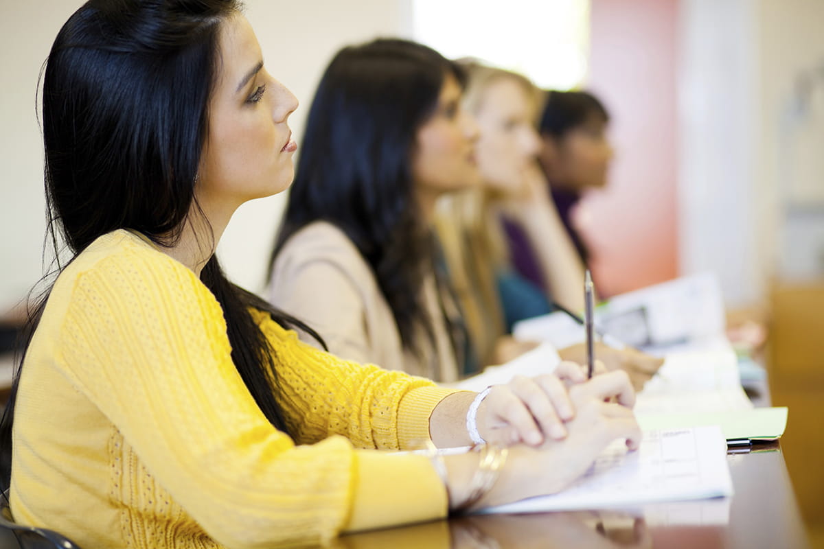 11-signs-youre-a-communications-major-1200x800.jpg