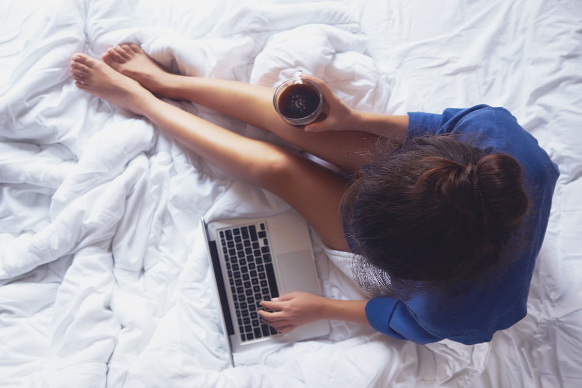 11-things-you-need-to-stop-doing-when-you-wake-up1200x800.jpg