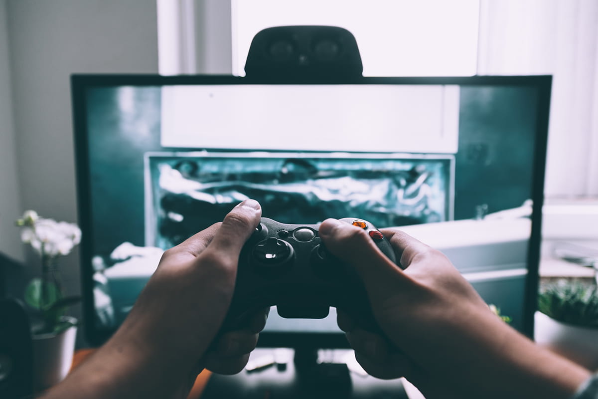 7-pet-peeves-about-being-a-girl-gamer1200x800.jpg