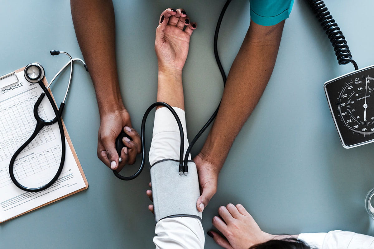 Every Pre-Med Major Should Consider These Jobs in College