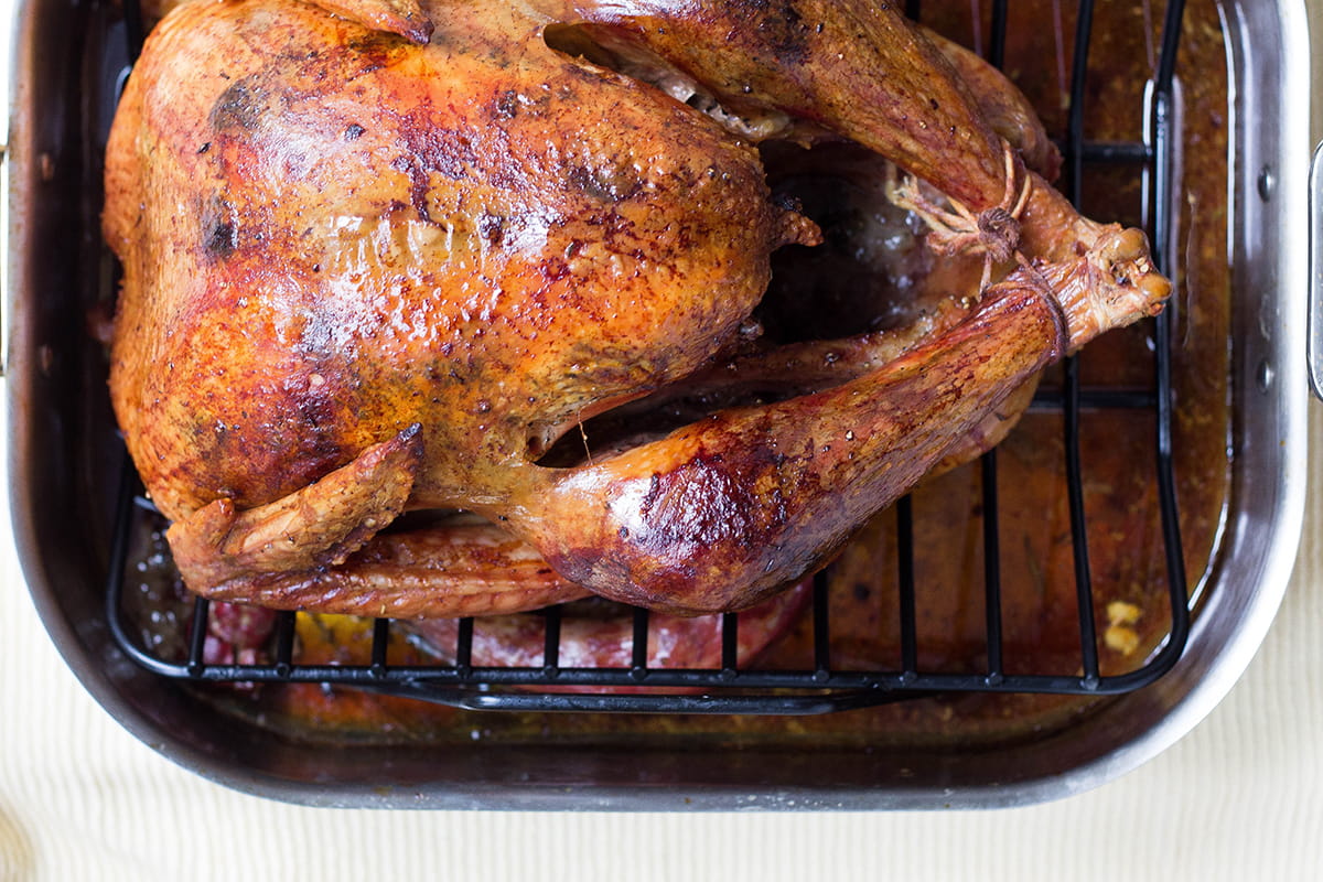 how-to-host-the-perfect-friendsgiving-1200x800.jpg