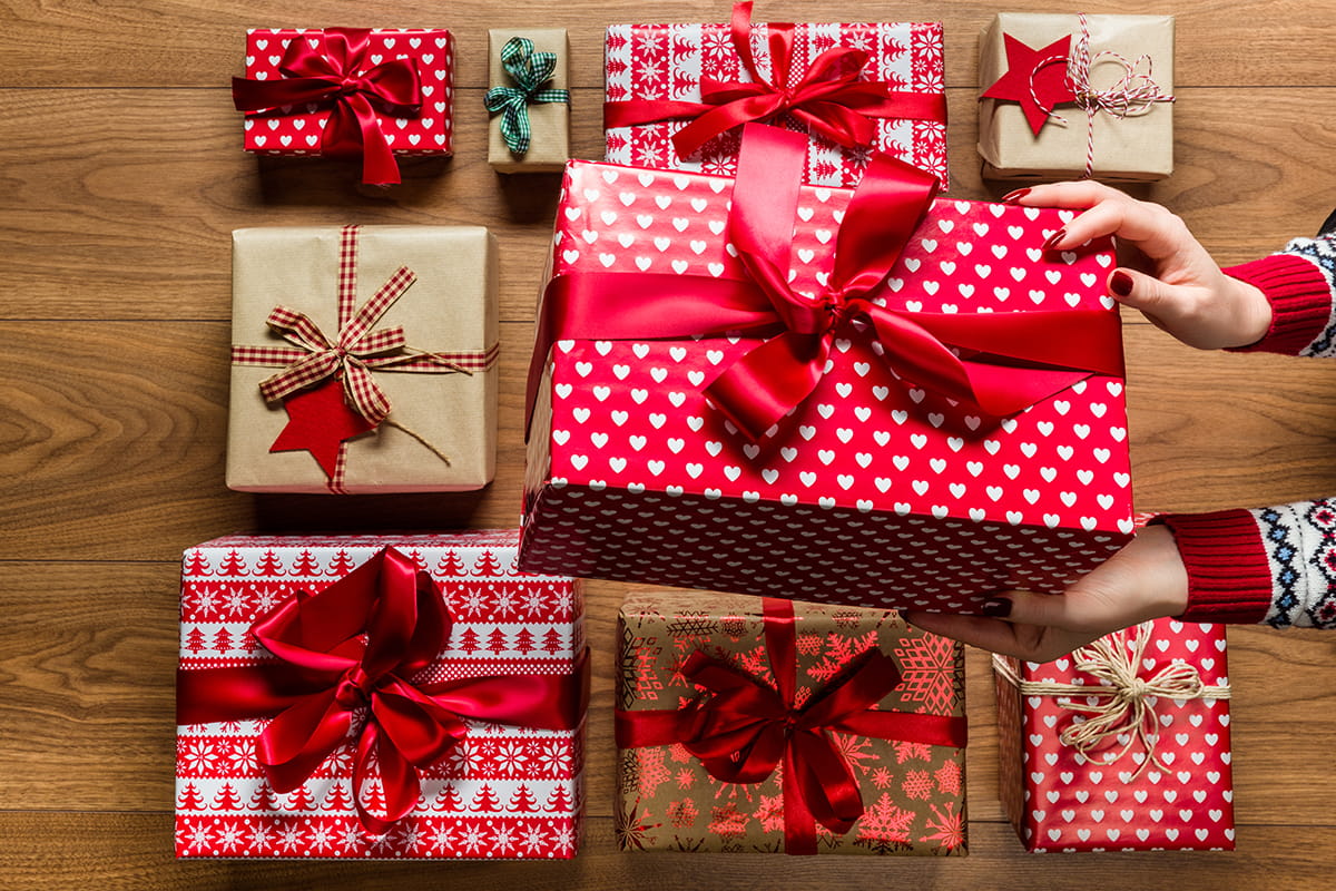 inexpensive-and-creative-diy-holiday-gifts-1200x800.jpg