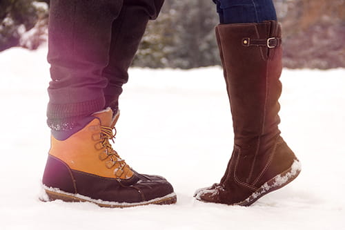 4 ways to handle a long distance relationship over winter break 