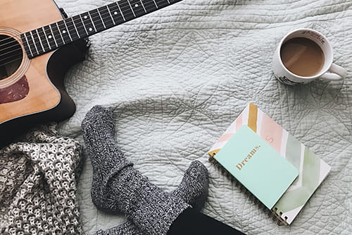 cozy things you need to make your dorm more homey 