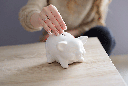 Easy Ways to Save Money If You Don't Work in College 